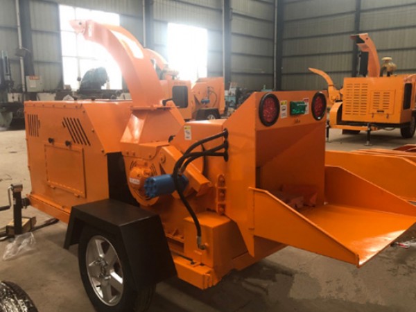 多功能(néng)樹枝粉碎機