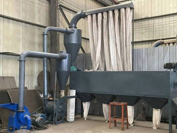 木材(cái)打粉機